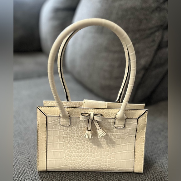 Liz Claiborne Cream Croc-Embossed Satchel Purse - Picture 1 of 9